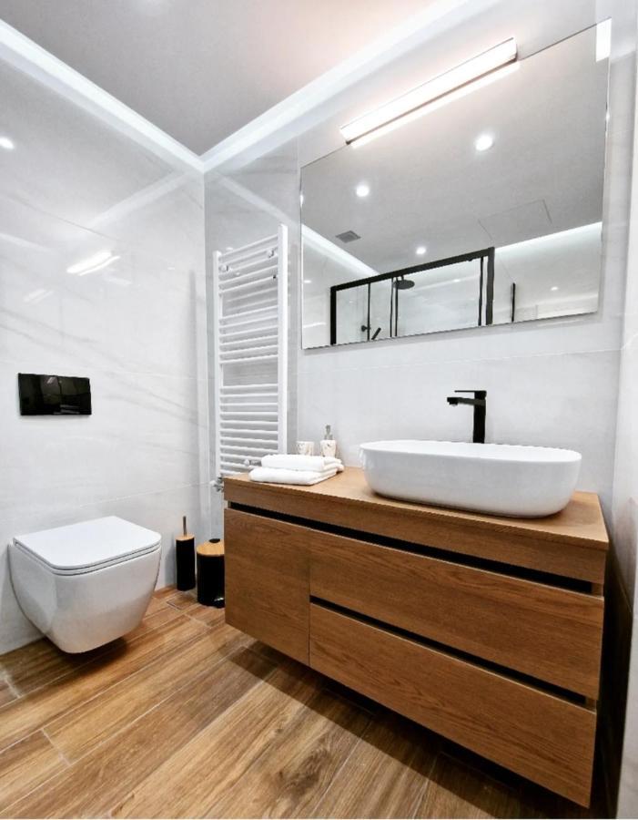 Modern Garden View Apt In Voula, Athens - Luxe ภายนอก รูปภาพ
