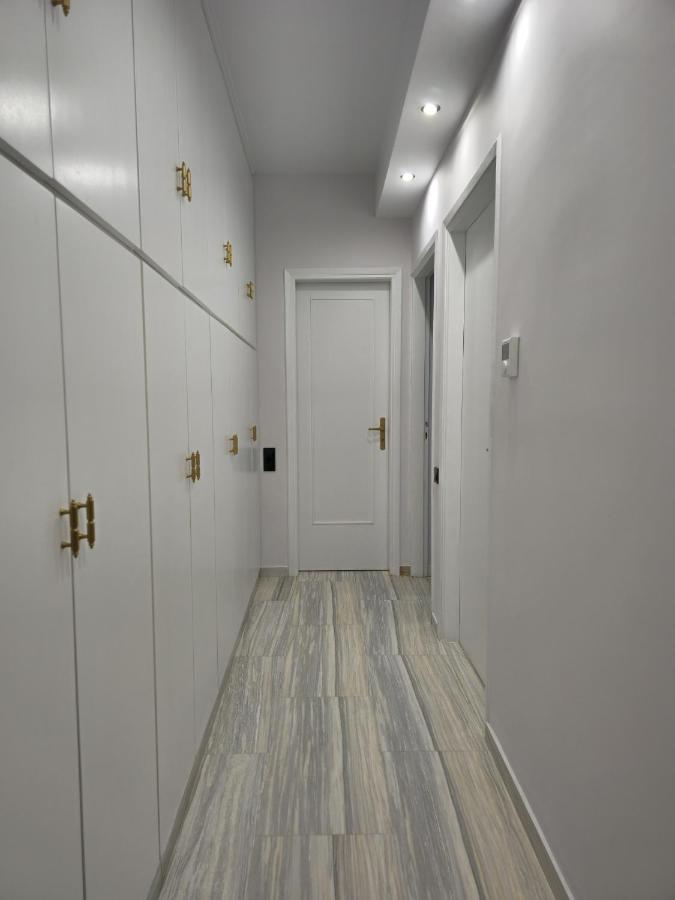 Modern Garden View Apt In Voula, Athens - Luxe ภายนอก รูปภาพ
