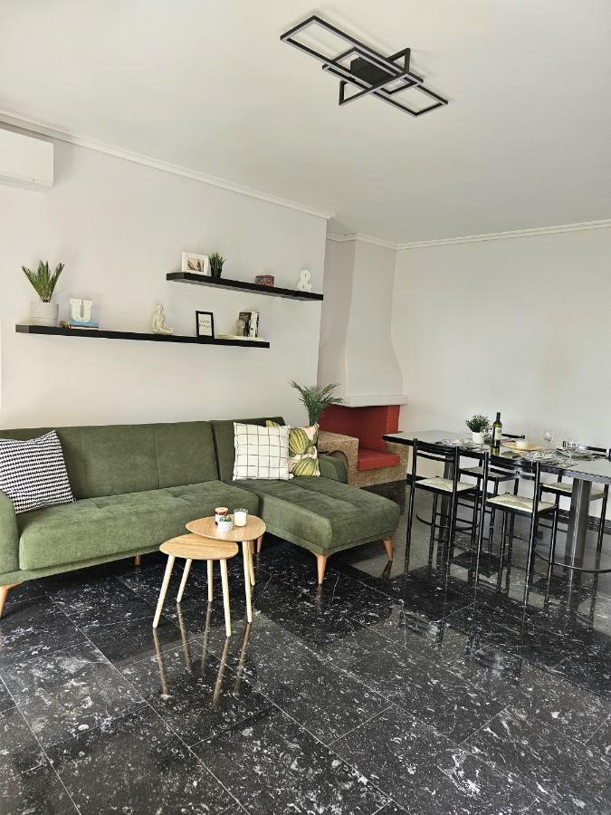 Modern Garden View Apt In Voula, Athens - Luxe ภายนอก รูปภาพ