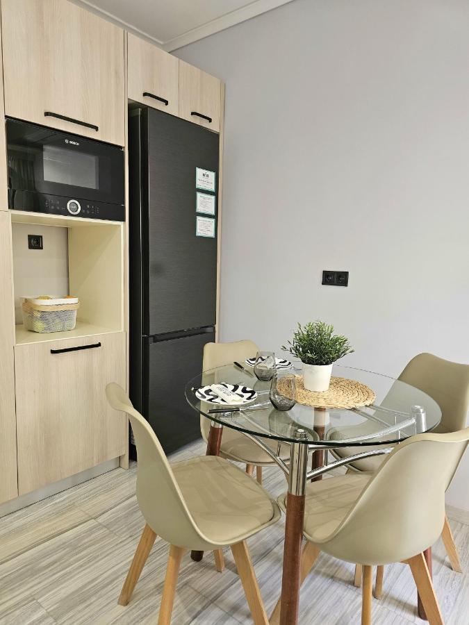 Modern Garden View Apt In Voula, Athens - Luxe ภายนอก รูปภาพ